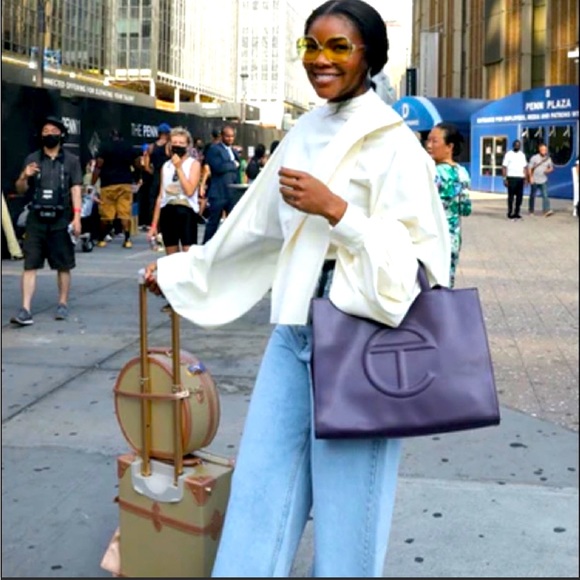 MEDIUM TELFAR BAG - BLACK - LIKE NEW 9.5/10 - Picture 3 of 7